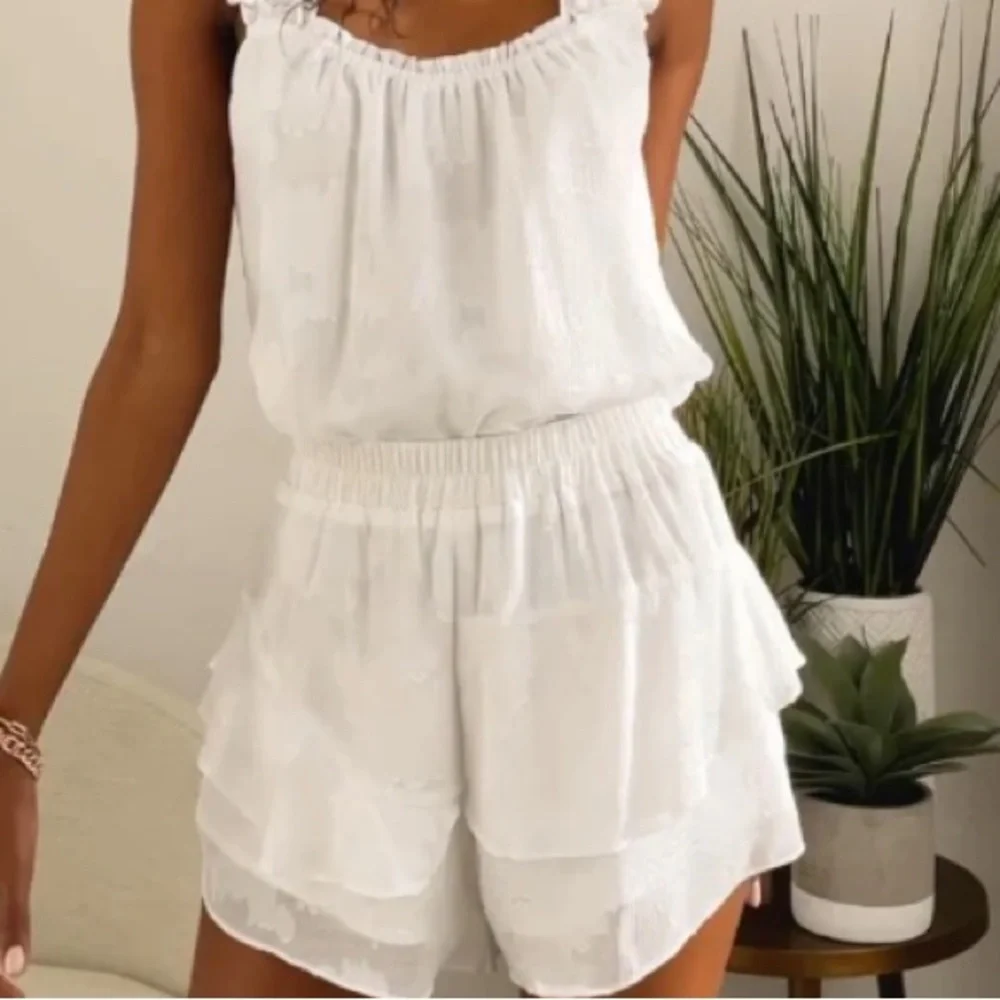🟠NWT HEARTLOOM Rebecca Sheer Lined Floral Ruffle Skort in Ivory